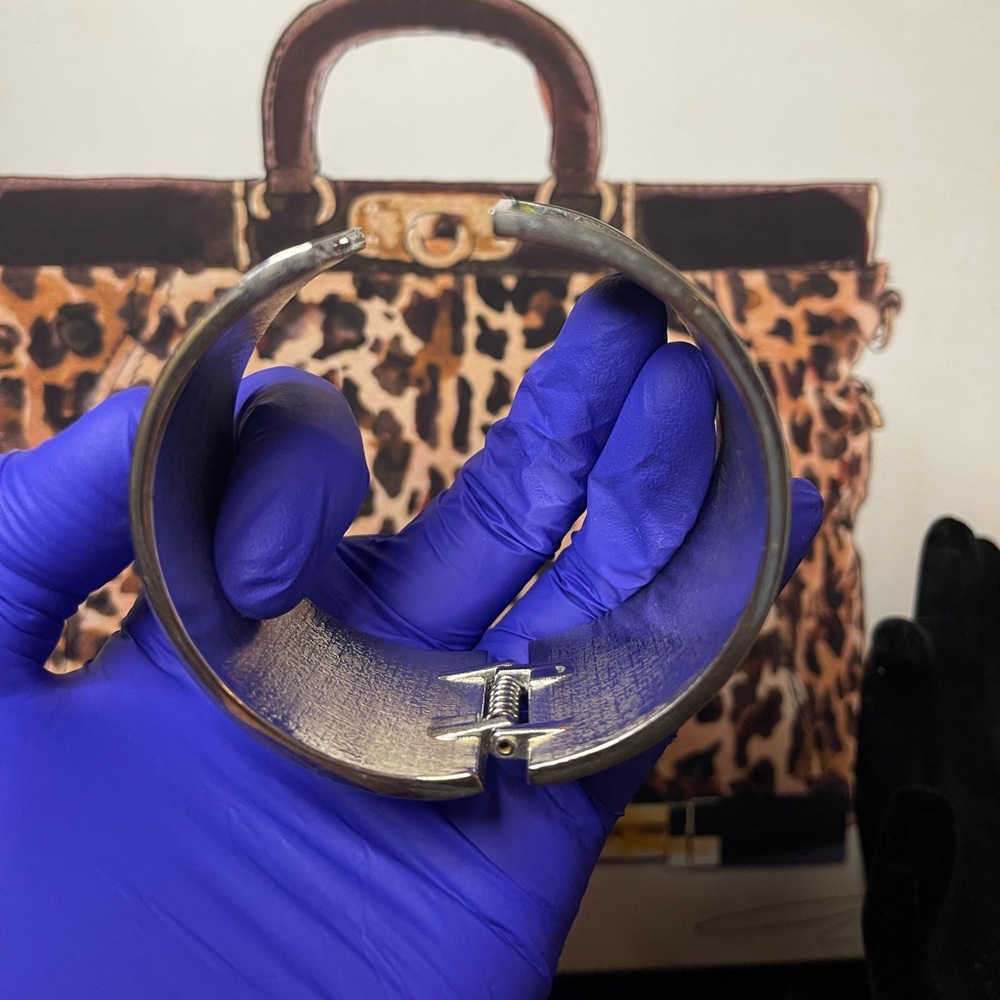 Silver wide bangles - Picture 6 of 9
